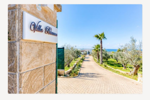 Elegante Villa Bianca con piscine