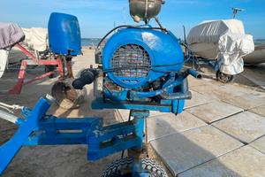Carrello per barca da spiaggia con motrice