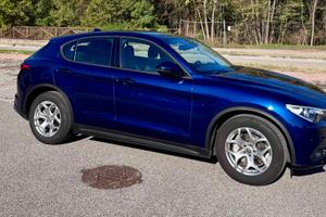Alfa Romeo Stelvio 2.2 Turbodiesel 160 CV AT8 RWD