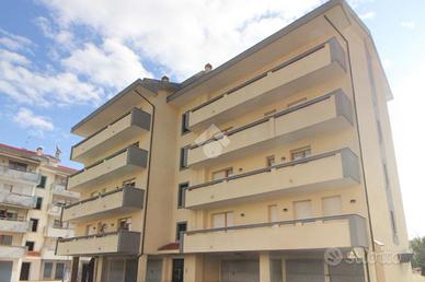 4 LOCALI A FRANCAVILLA AL MARE