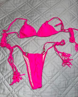 Bikini donna fucsia acceso con laccetti