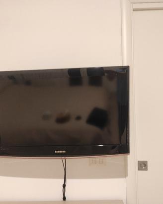 TV LCD 32 pollici 