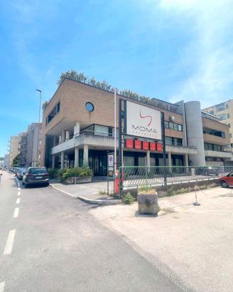 Locale commerciale- 835mq su due livelli-v Tiberio