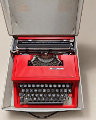 Olivetti CLASS rossa – macchina da scrivere