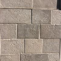 Pavimenti interni interni con pietra