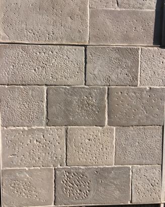 Pavimenti interni interni con pietra