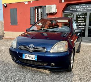 Toyota Yaris 1.3i 16v benzina con CAMBIO AUTOMATIC
