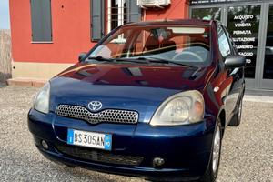 Toyota Yaris 1.3i 16v benzina con CAMBIO AUTOMATIC
