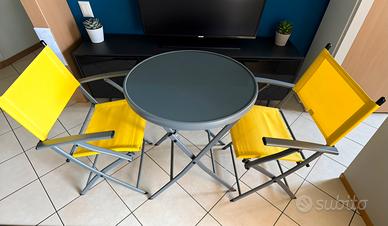 Set tavolo con 2 sedie da giardino