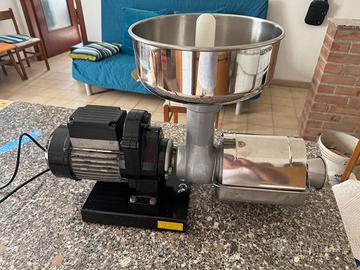 Spremipomodoro elettrico REBER N.5 – come nuovo