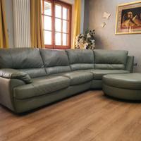 Divano in vera pelle verde con Pouf
