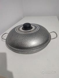 Bistecchiera ad acqua con coperchio 