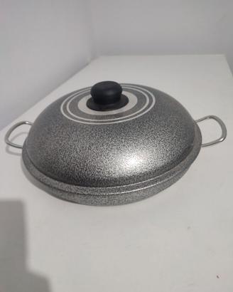 Bistecchiera ad acqua con coperchio 