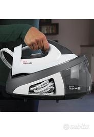 Ferro da stiro a vapore nuovo 