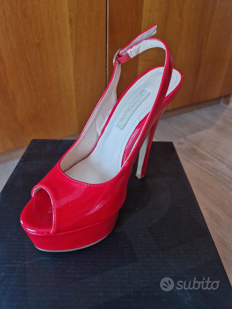 Scarpe open toe vernice rossa e tacco alto Abbigliamento e