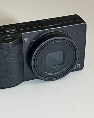 Ricoh GR IIIx HDF (Solo 1.150 Scatti) + Tele GT-2