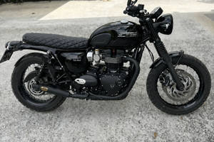 Triumph Bonneville T120 BLACK