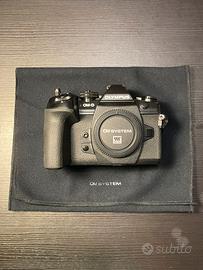 Olympus O-MD Em1 mark ii