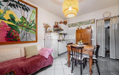 Terratetto ristrutturato con giardino a Strada Cas