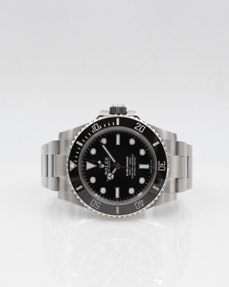 ROLEX SUBMARINER NO DATE 124060 LIKE NEW