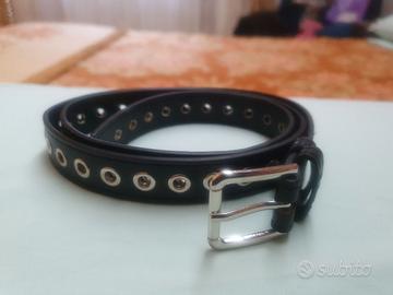 Cintura con anelli metallici