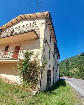 Casa indipendente di 140 m² con più di 5 locali a 
