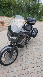 Moto aprilia caponord 1000