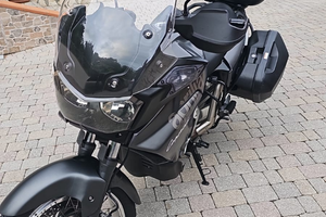 Moto aprilia caponord 1000