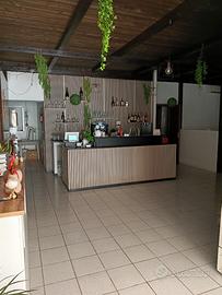 Ristorante-pizzeria ristrutturato da poco