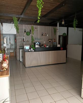 Ristorante-pizzeria ristrutturato da poco