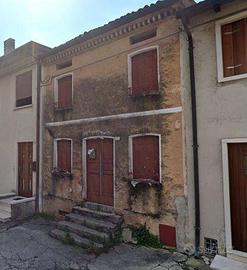 Immobile in asta di 90 m² con 4 locali a Cogollo d