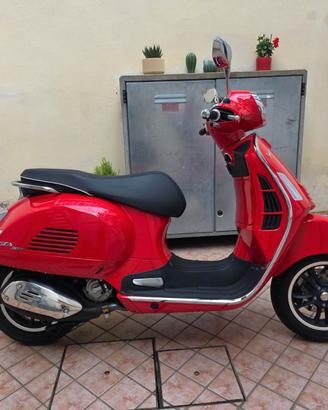 Vespa GTS 300 Super  2024