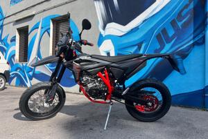 Beta RR 125 4T motard R Black NUOVA