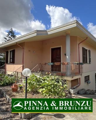 Palmas Arborea / Tiria - Villa con Girdino