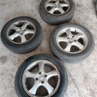 4 pneumatici con cerchi originali Suzuki 