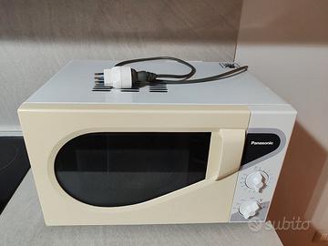 Forno microonde Panasonic NN-K102W con grill

