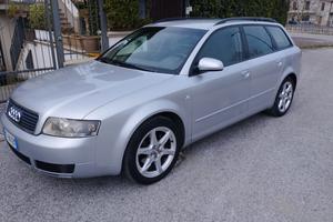 AUDI A4 2ª serie - 2003