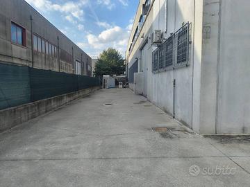 Immobile di 580 m² con 2 locali a Veggiano