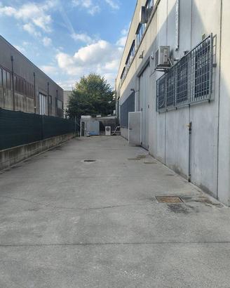 Immobile di 580 m² con 2 locali a Veggiano