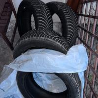 Penumatici auto quattro stagioni