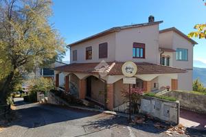 CASA INDIPENDENTE A MONTOPOLI DI SABINA