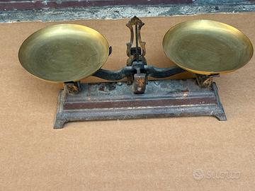 Bilancia a due piatti da collezione