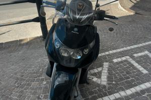 Beverly 250