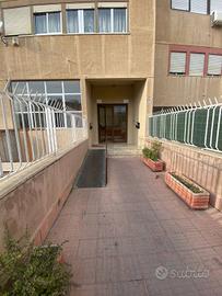 5 VANI: ZONA ZISA - VIA EUGENIO L'EMIRO, disponiam