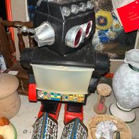 Giocattoli da collezione plastica e latta