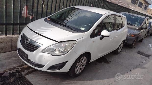 Opel Meriva B solo per ricambi anno 2011