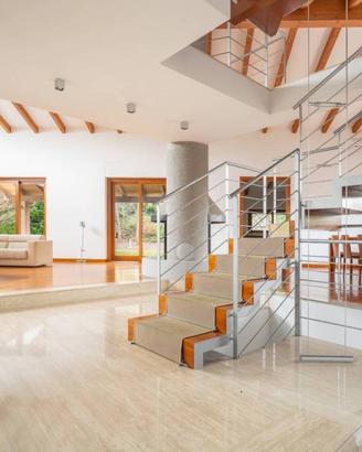Villa di 570 m² con 5 locali e box auto a Merate