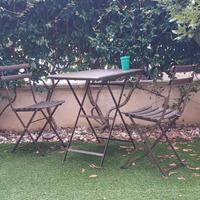 Tavolino da esterno Emu con due sedie