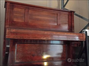 Pianoforte in legno anni 1950