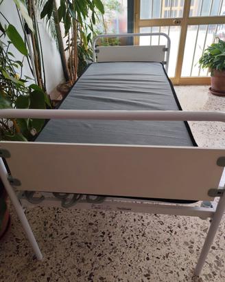 Letto ortopedico con sponde e materasso